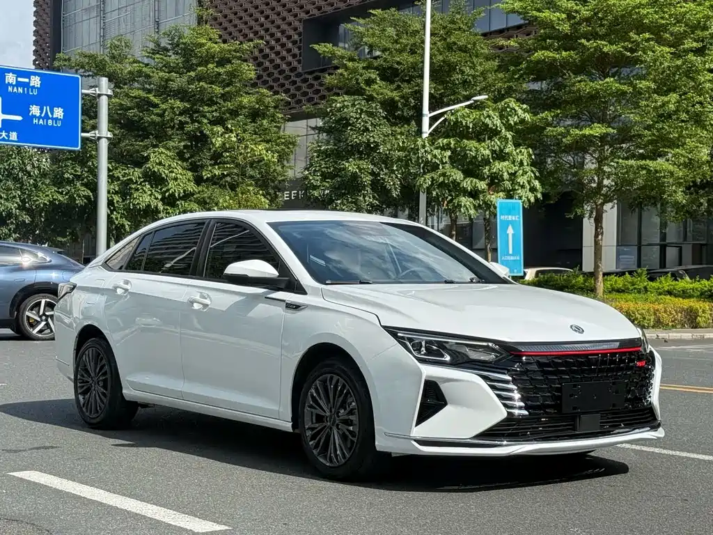 Dongfeng Yixuan MAX 2023 — фото 3