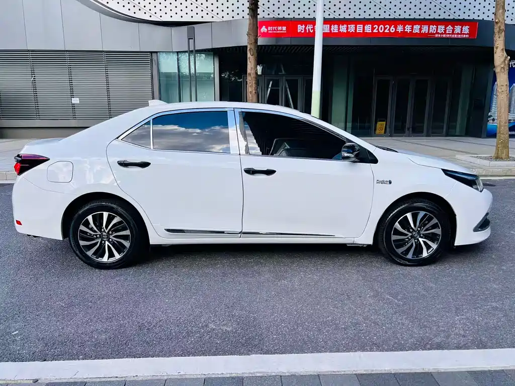 Toyota Corolla Hybrid 2020 — фото 10