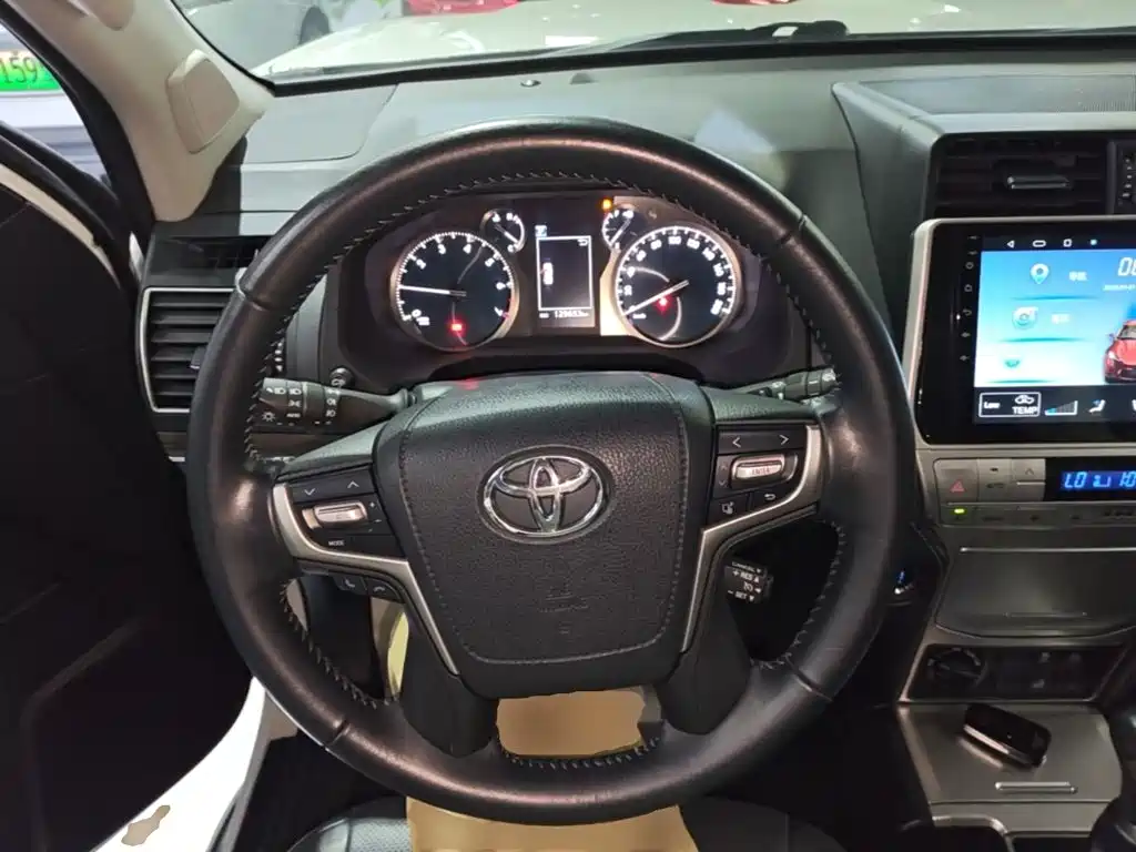 Toyota Prado 2018 — фото 11