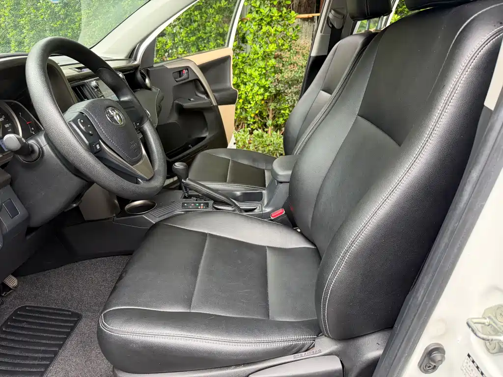 Toyota RAV4 2014 — фото 14