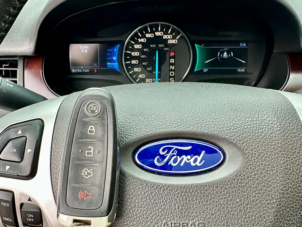 Ford Edge 2015 — фото 26