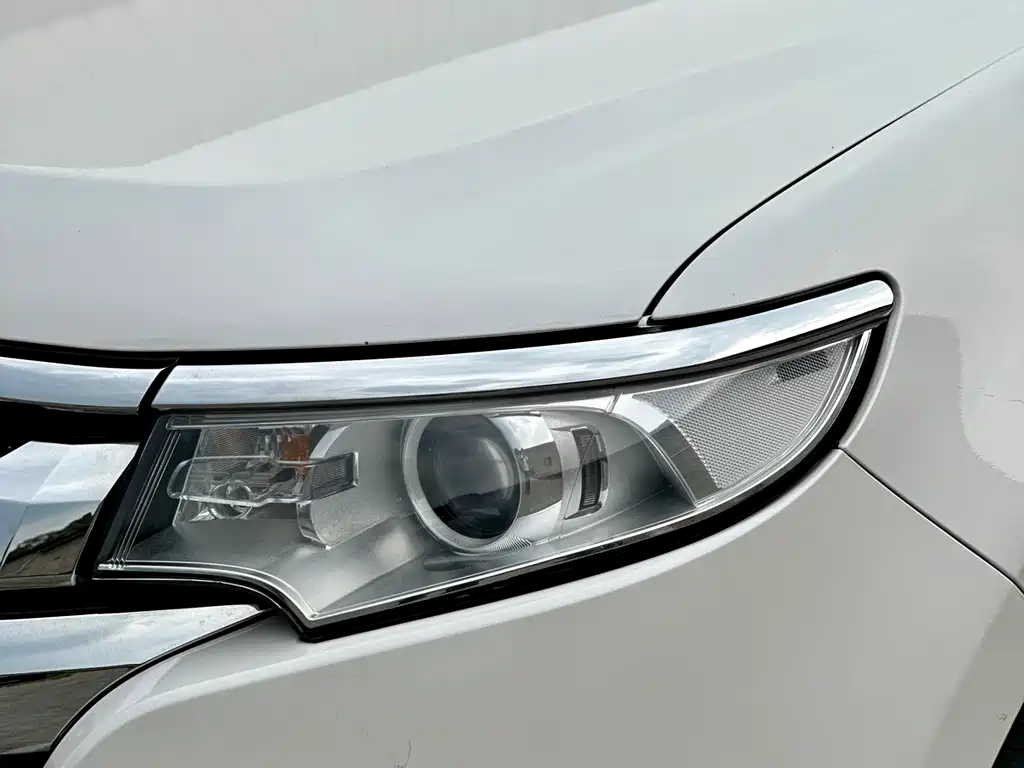 Ford Edge 2015 — фото 17