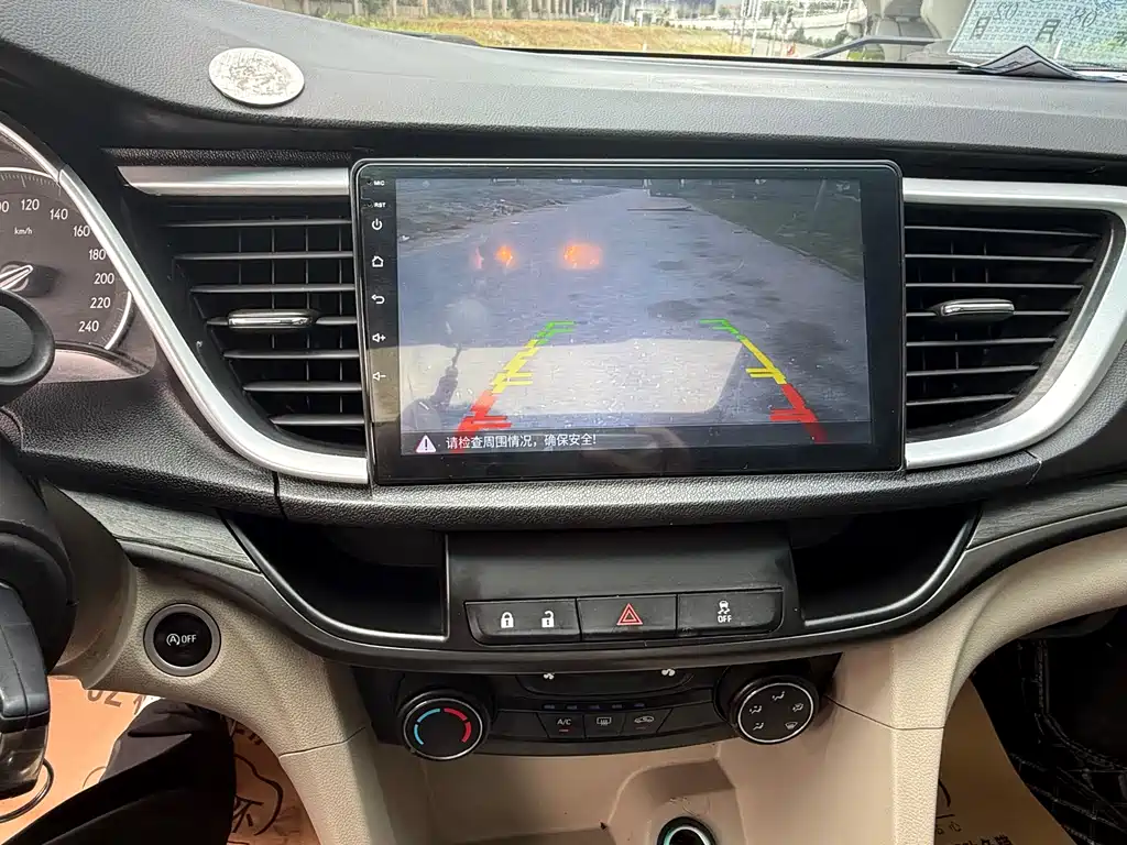 Buick Excelle 2015 — фото 15