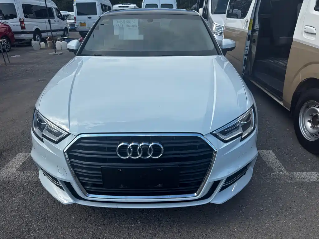 Audi A3 2018 — фото 2