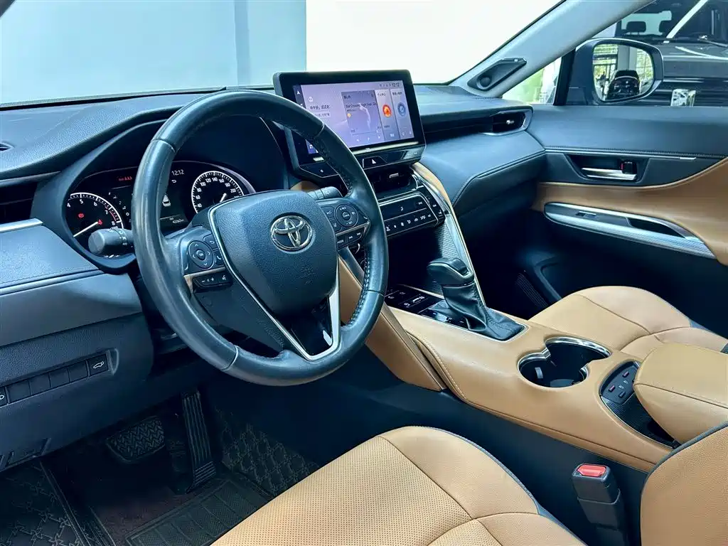 Toyota Venza 2022 — фото 8