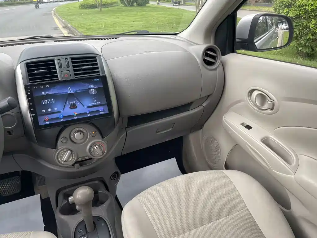 Nissan Sunny 2013 — фото 15