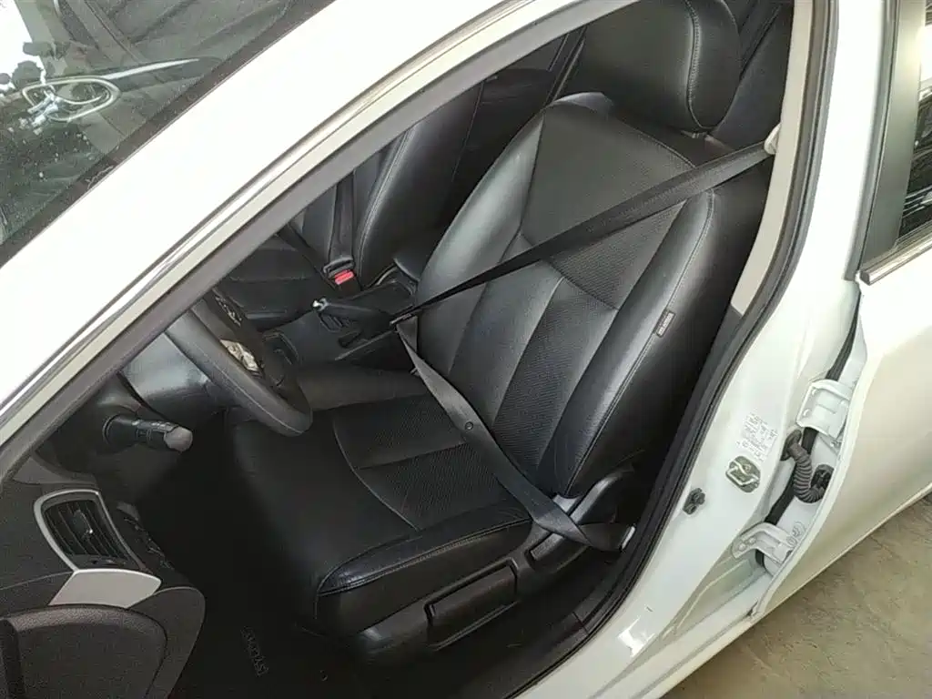 Nissan Sylphy 2018 — фото 15