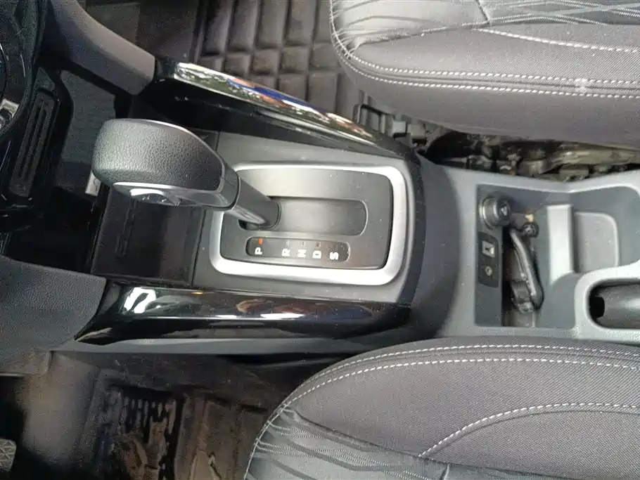 Ford Ecosport 2017 — фото 16