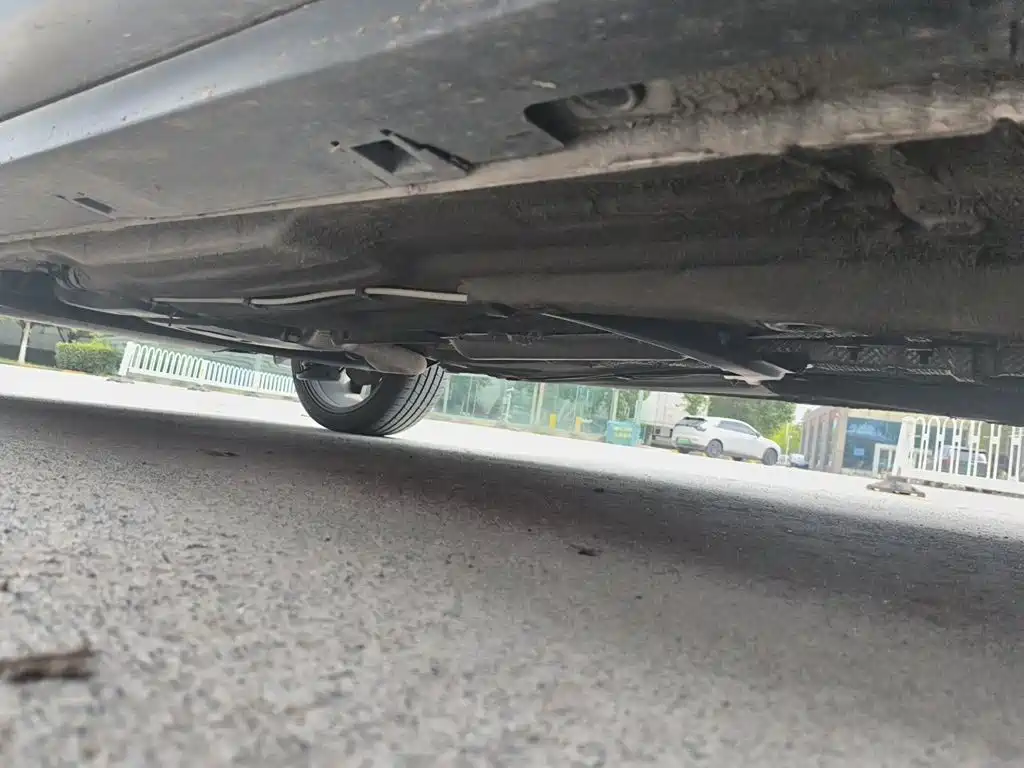 Bestune T77 2019 — фото 16