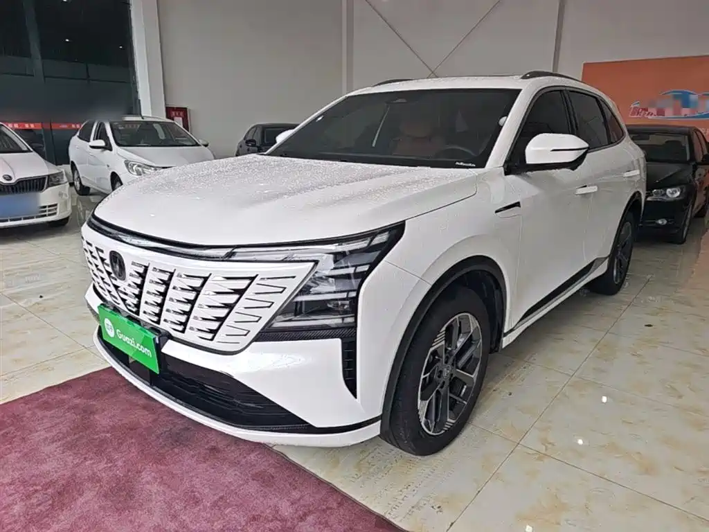 Changan CS75 PLUS 2025 — фото 1