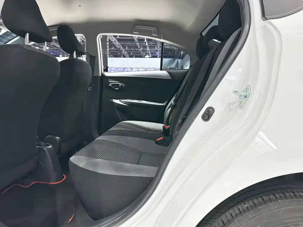 Toyota Vios 2023 — фото 13