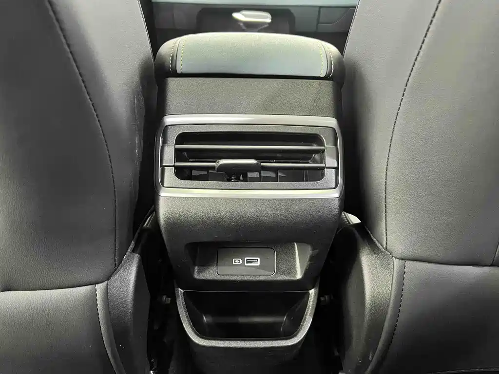 Geely Emgrand L 2022 — фото 15