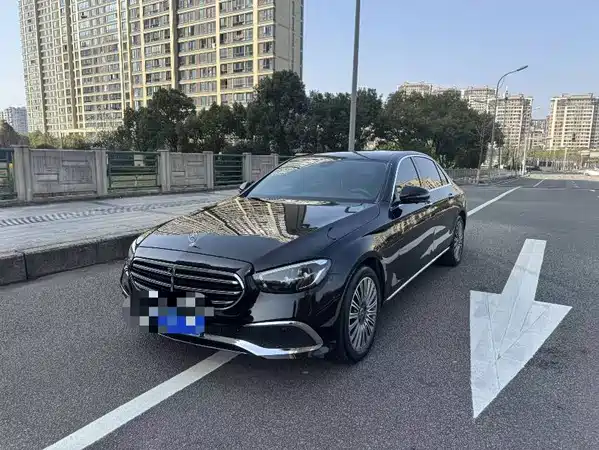 Mercedes-Benz E-Class 2023