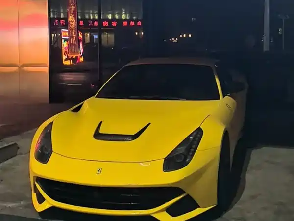 Ferrari F12berlinetta 2013