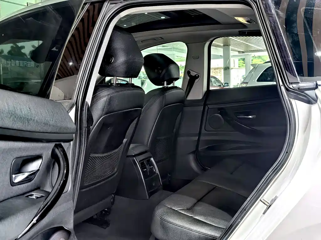 BMW 3 Series GT 2018 — фото 13