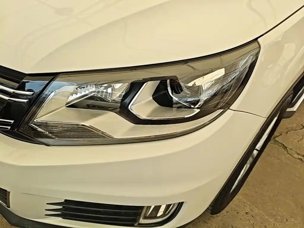 Volkswagen Tiguan 2017 — фото 24