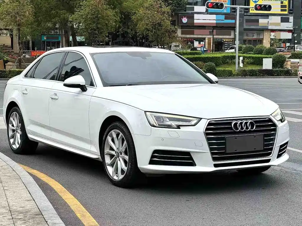 Audi A4L 2017 — фото 3