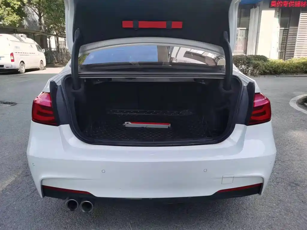 BMW 3 Series 2017 — фото 15