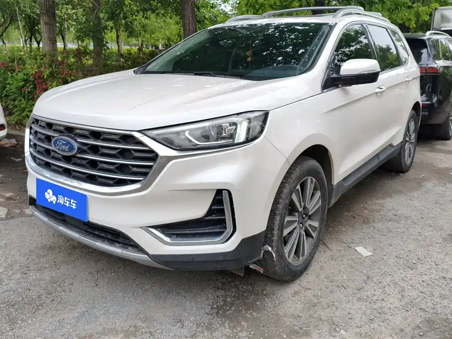 Ford Edge 2022 — фото 1