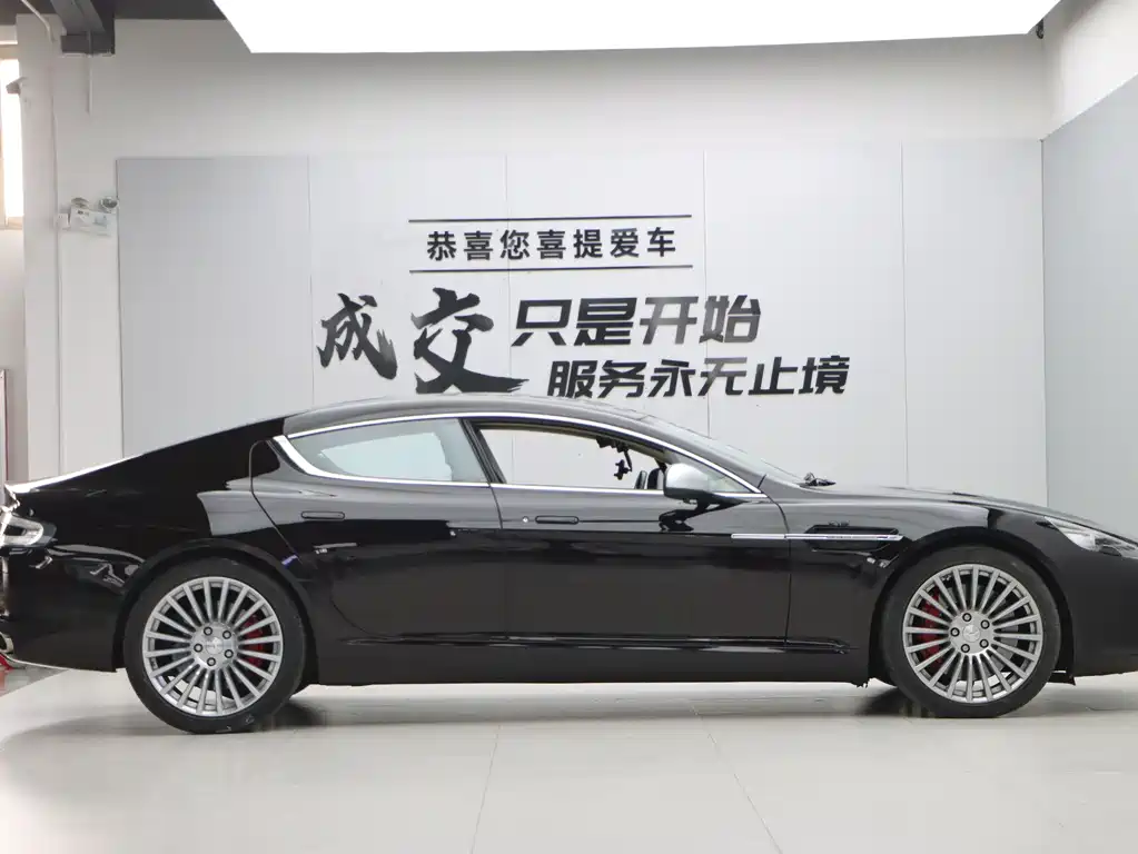 Aston Martin Rapide 2010 — фото 8