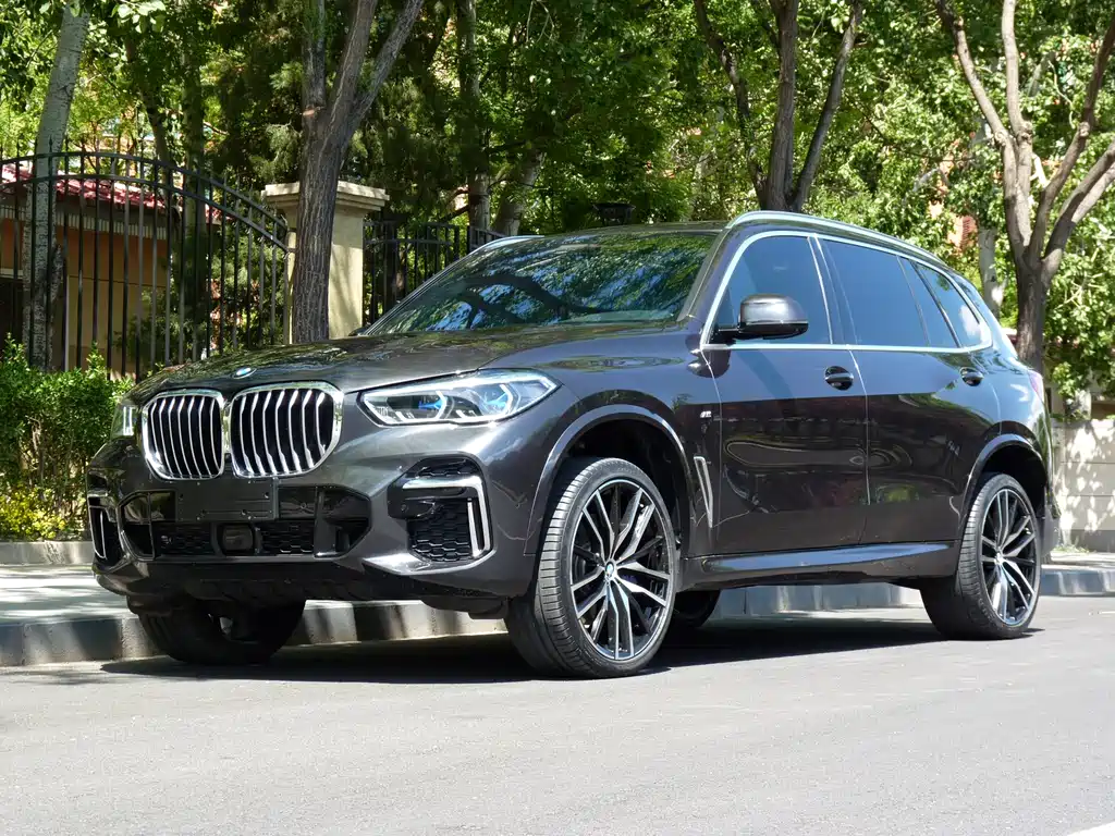 BMW X5 2022 — фото 1