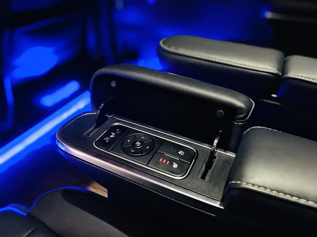 GAC Motor Trumpchi M8 2023 — фото 11