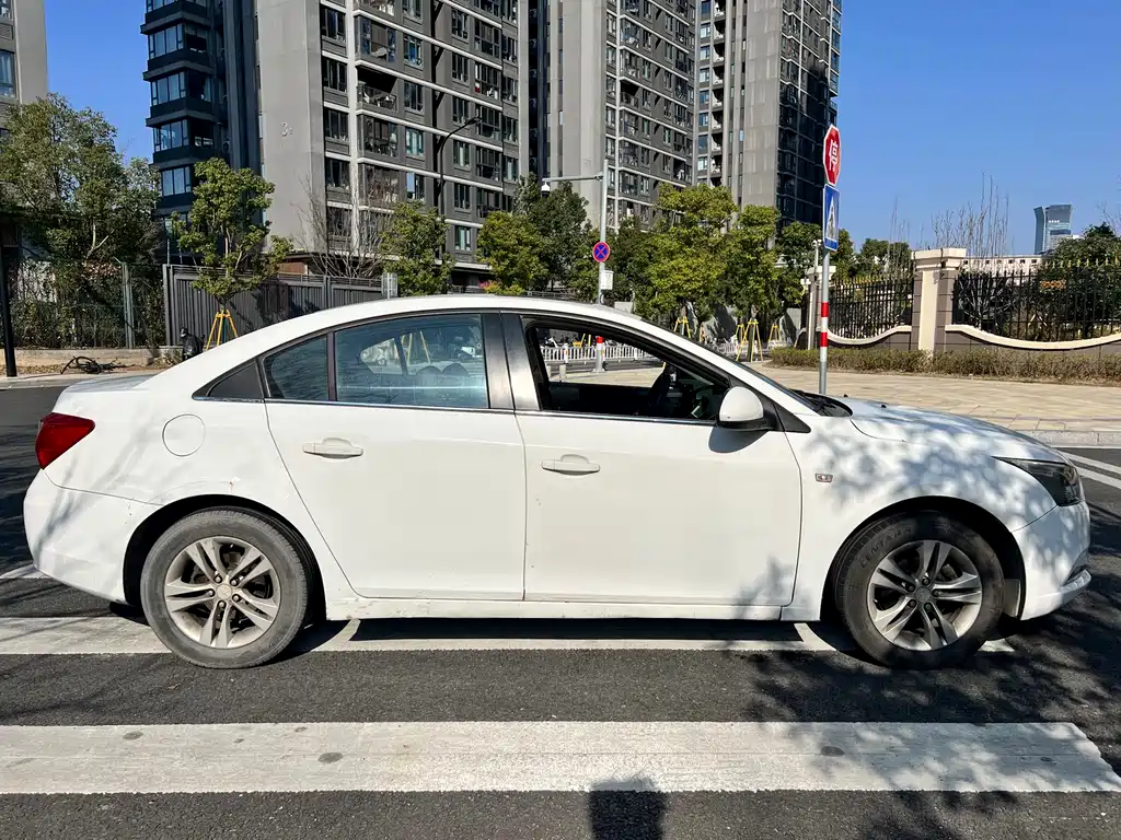 Chevrolet Cruze 2015 — фото 4