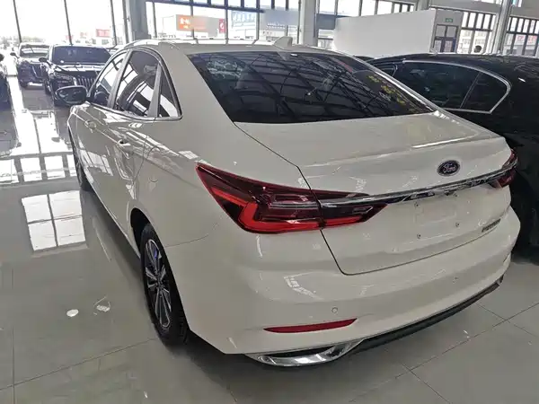 Ford Escort 2021