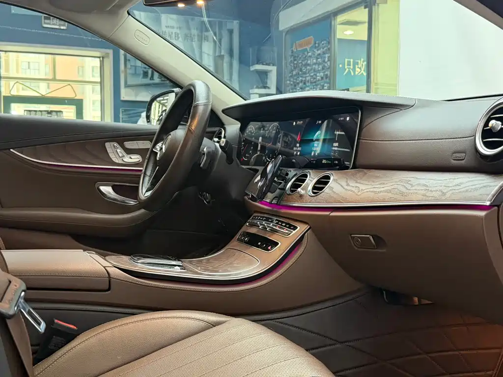 Mercedes-Benz E-Class 2023 — фото 17