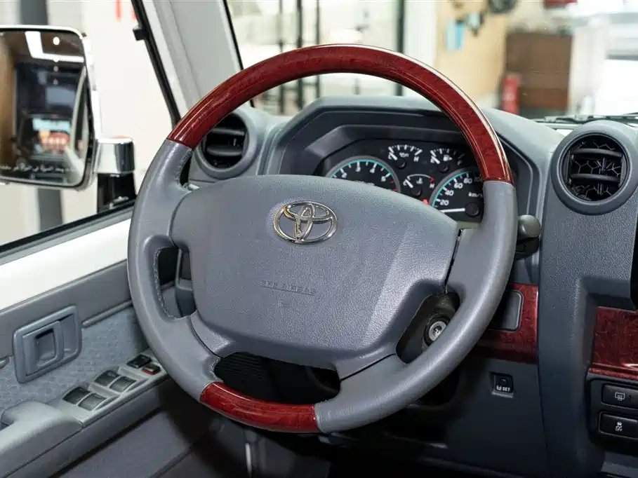 Toyota Land Cruiser 2024 — фото 12
