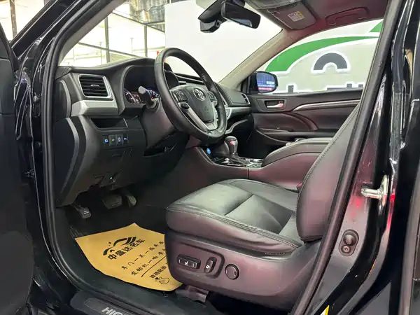 Toyota Highlander 2021