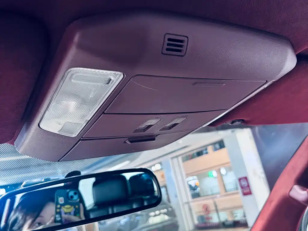Toyota Sequoia 2016 — фото 11