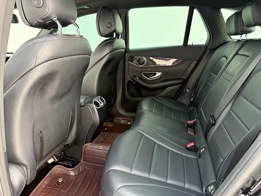 Mercedes-Benz GLC 2018 — фото 11