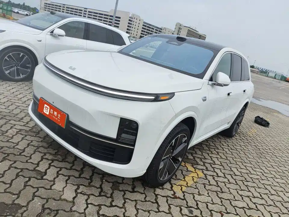 Li Auto Li L8 2025