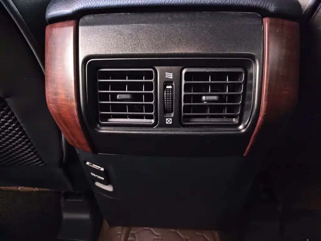 Toyota Prado 2015 — фото 23
