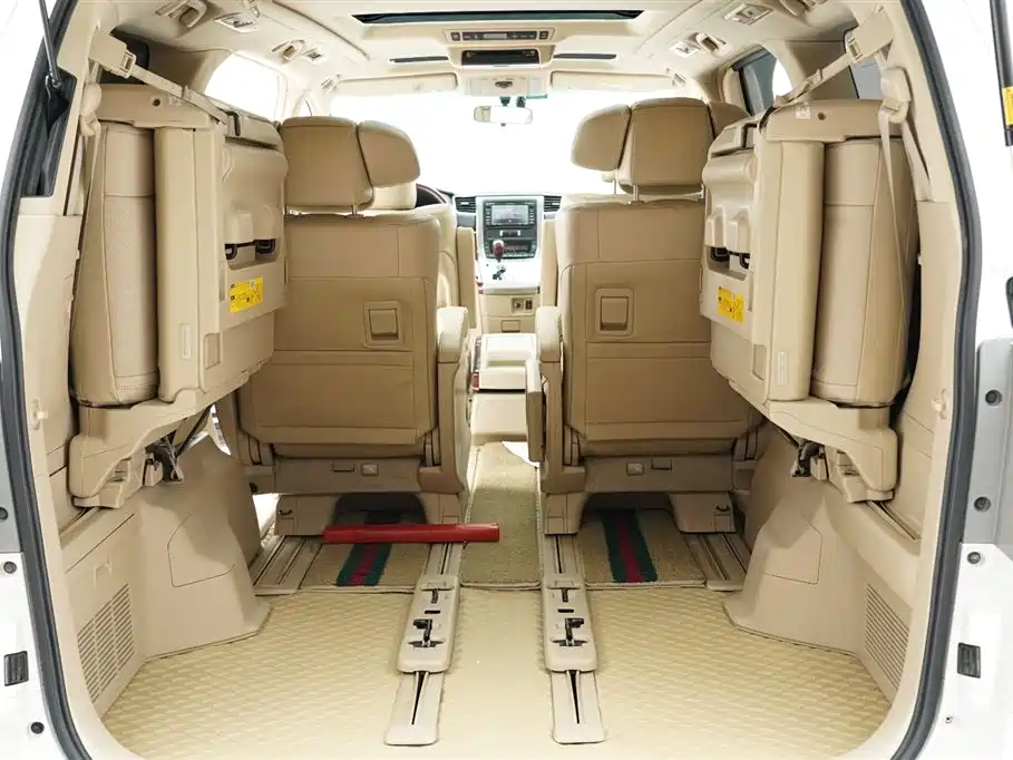 Toyota Alphard 2011 — фото 21