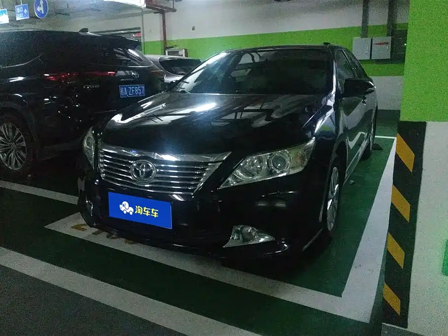 Toyota Camry 2014 — фото 1