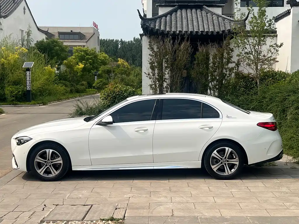 Mercedes-Benz C-Class 2022