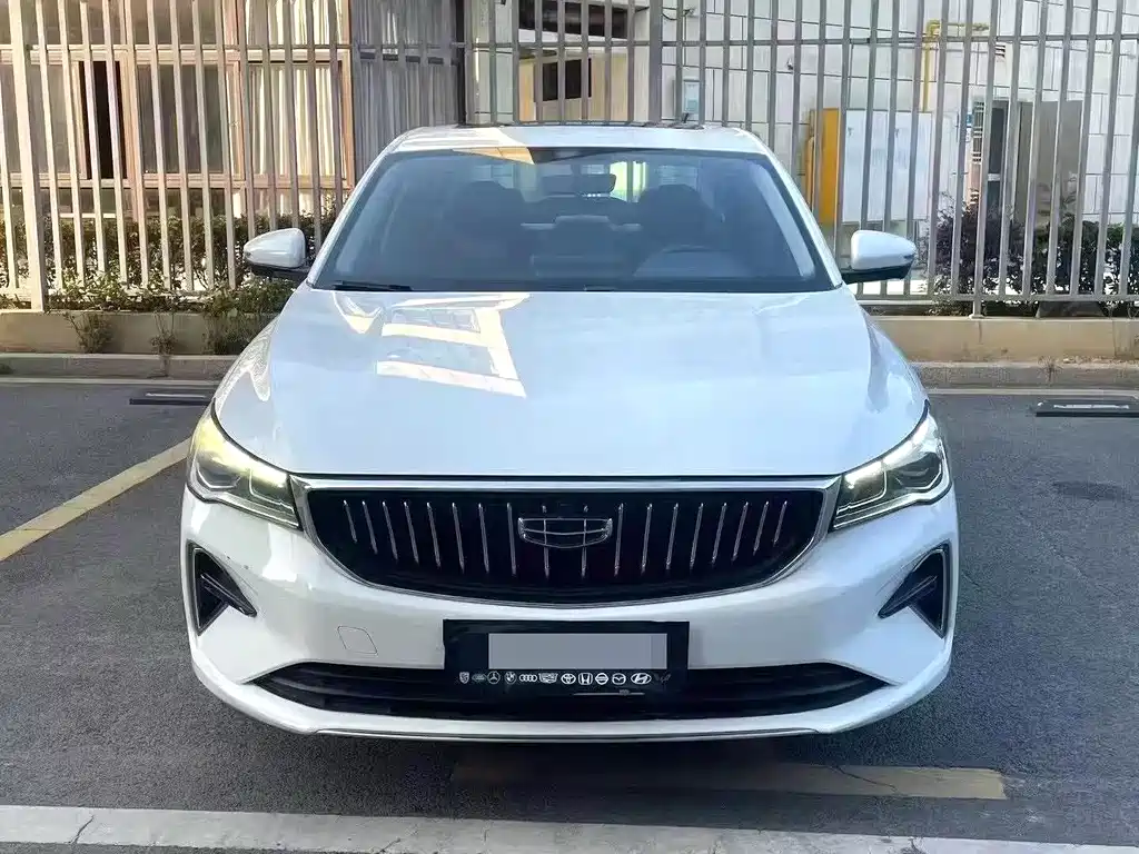 Geely Emgrand 2023 — фото 2