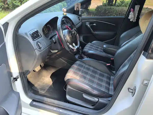 Volkswagen Polo 2015