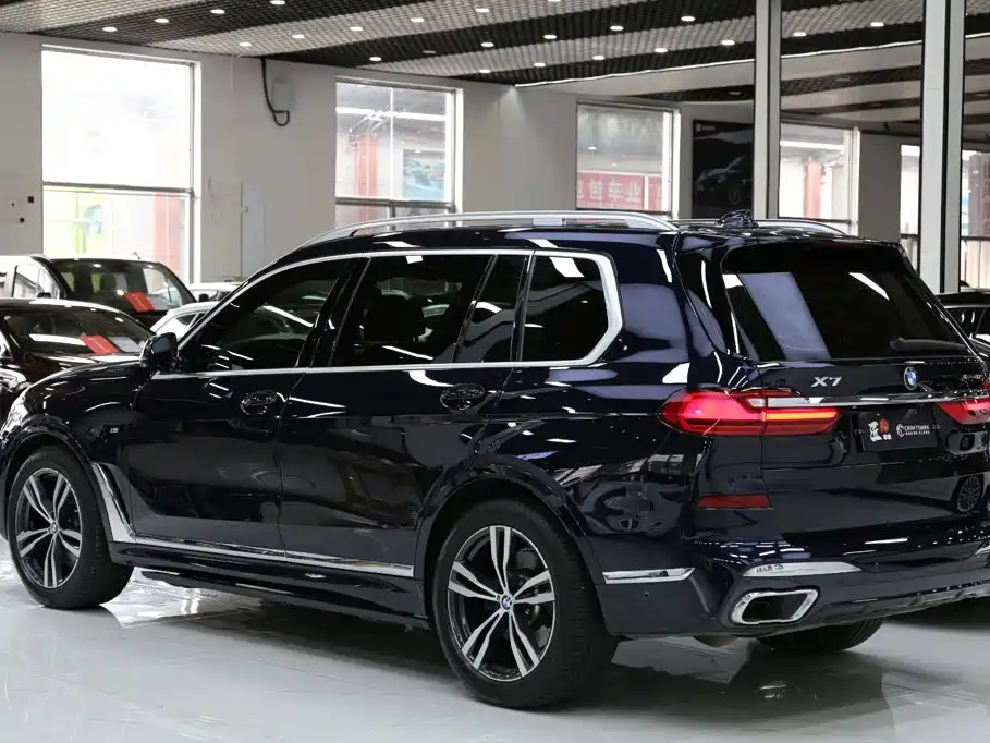 BMW X7 2023 — фото 24