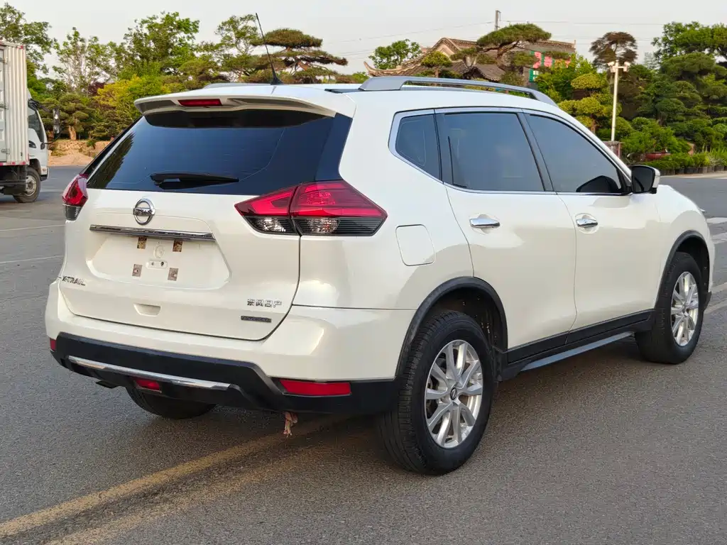 Nissan X-Trail 2018 — фото 10