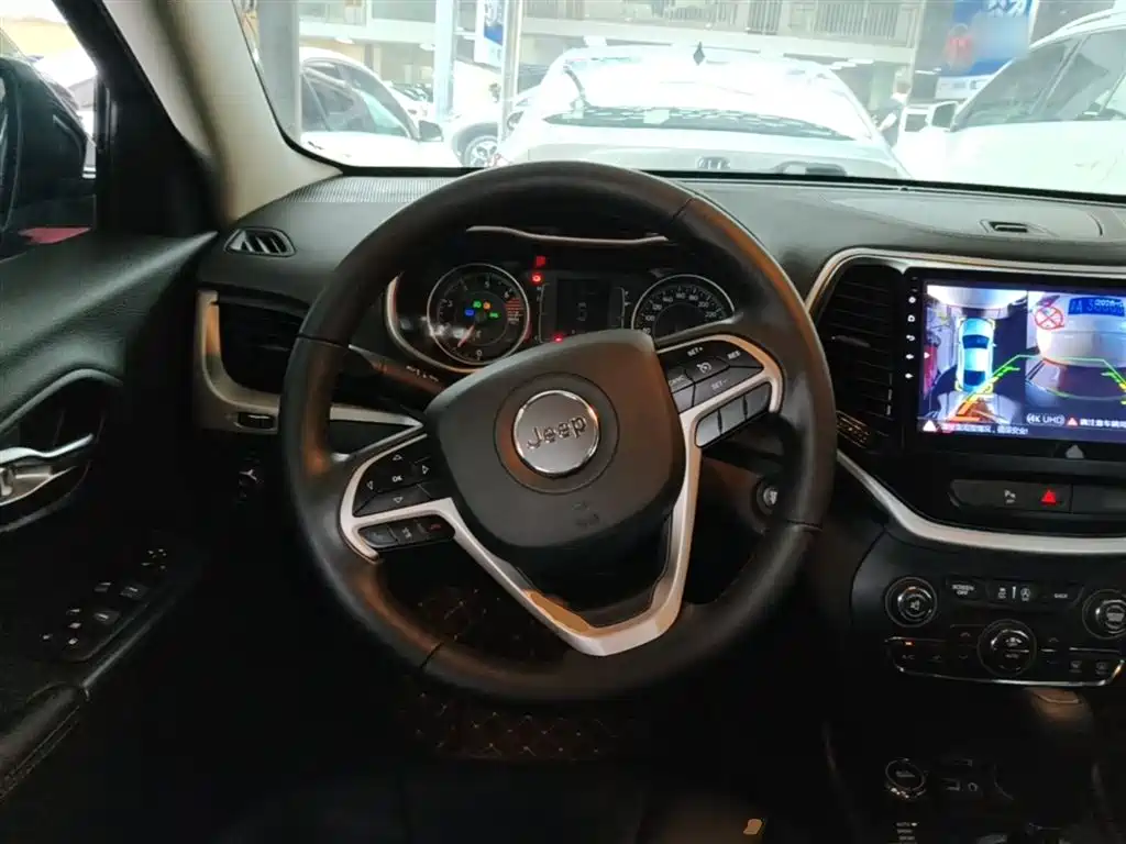 Jeep Cherokee 2018 — фото 11