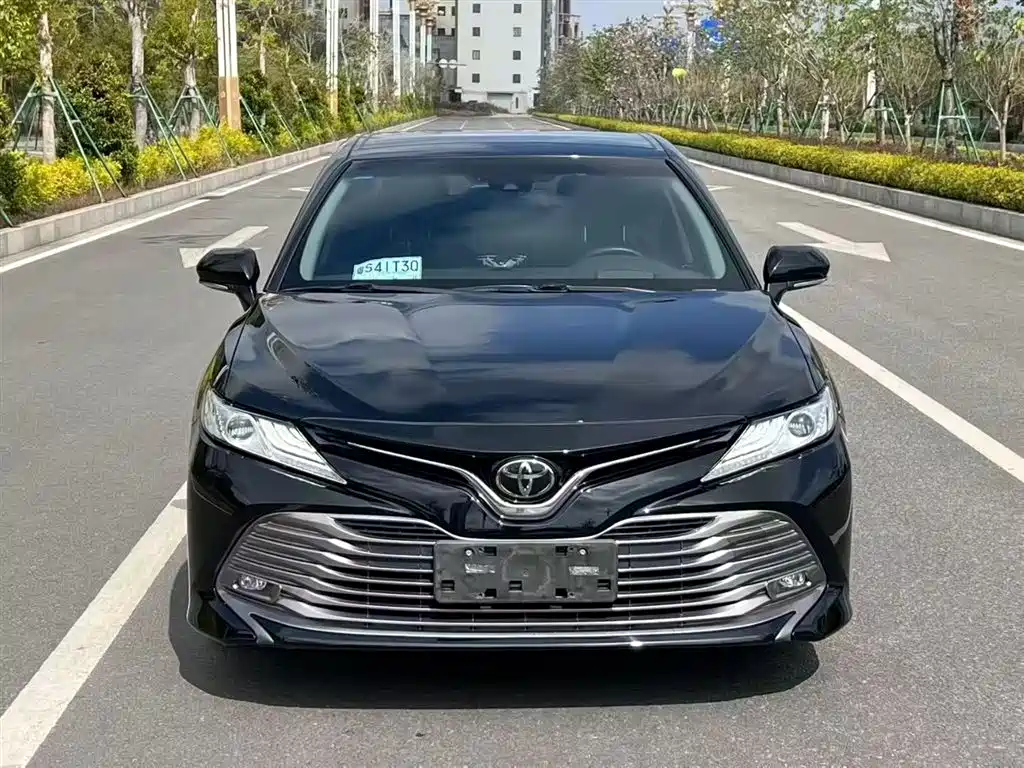 Toyota Camry 2020 — фото 2