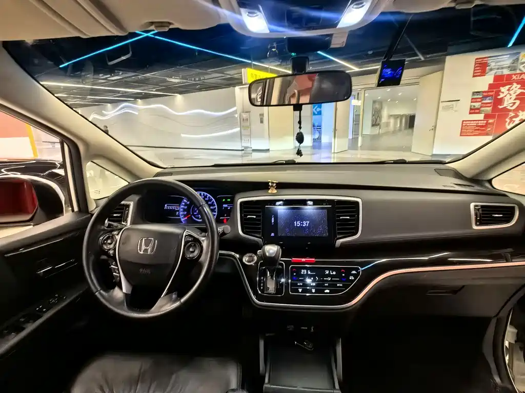 Honda Odyssey 2018 — фото 7