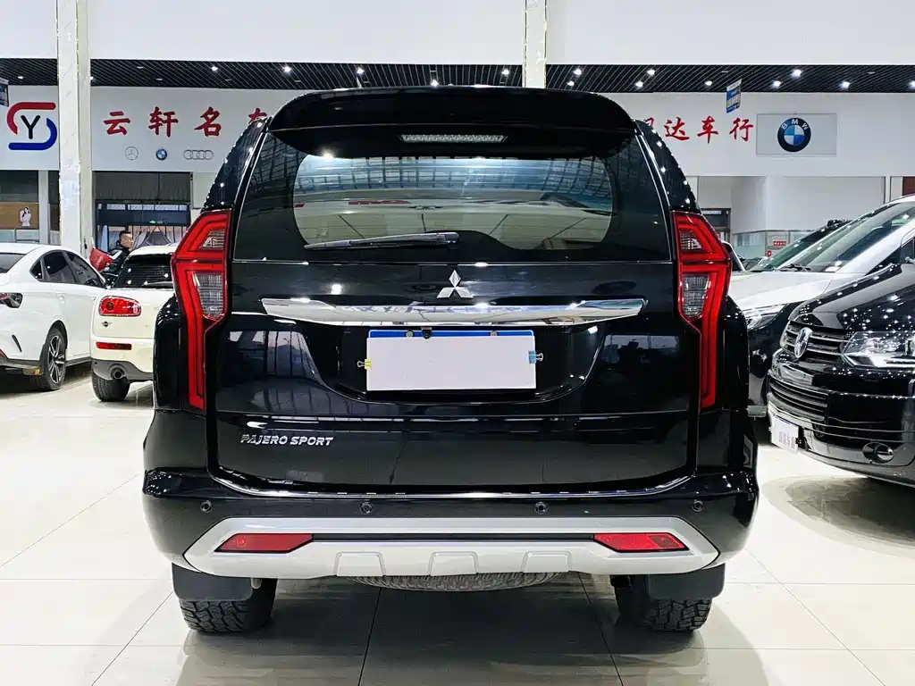 Mitsubishi Pajero Sport 2020 — фото 16