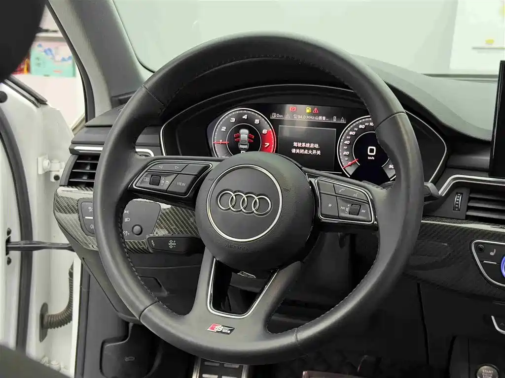 Audi A4L 2020 — фото 11