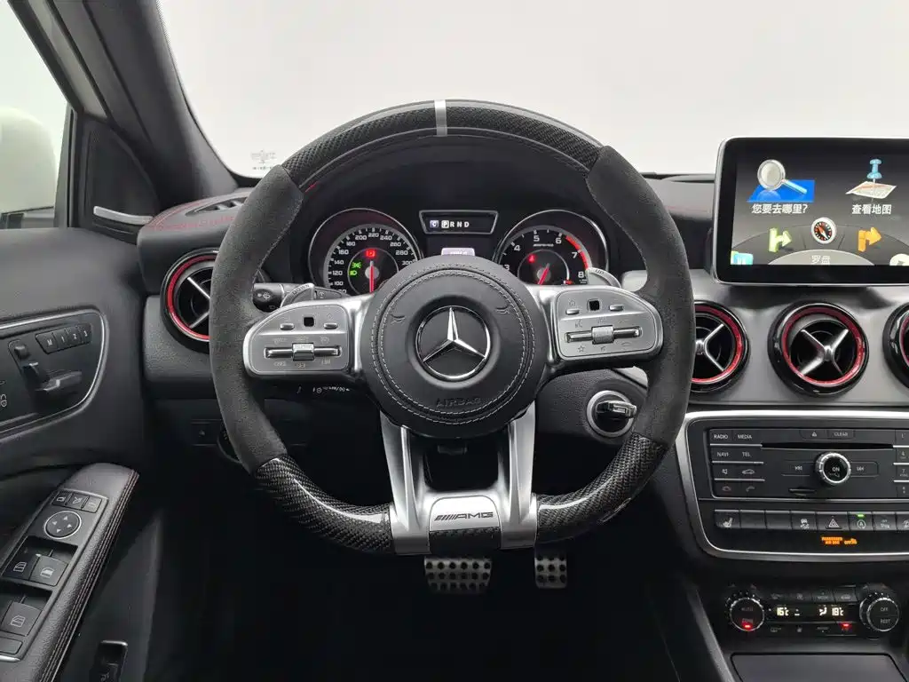 Mercedes-Benz GLA AMG 2016 — фото 11