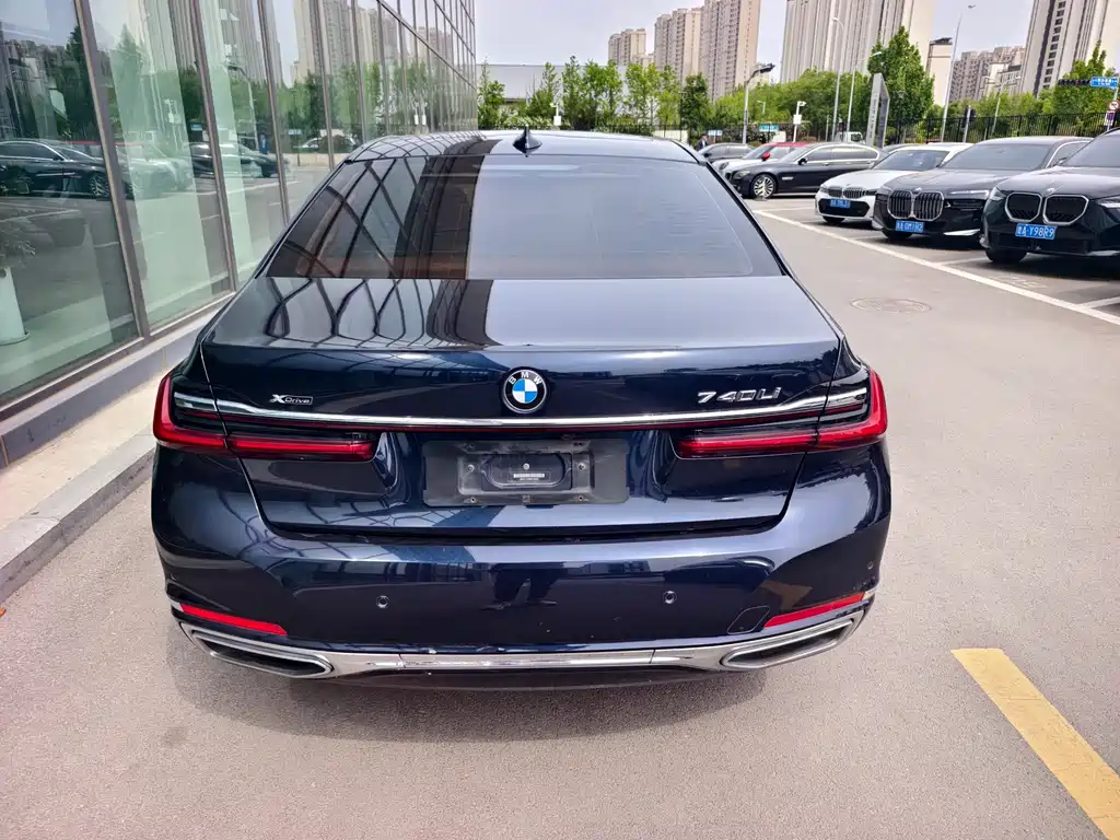 BMW 7 Series 2021 — фото 11