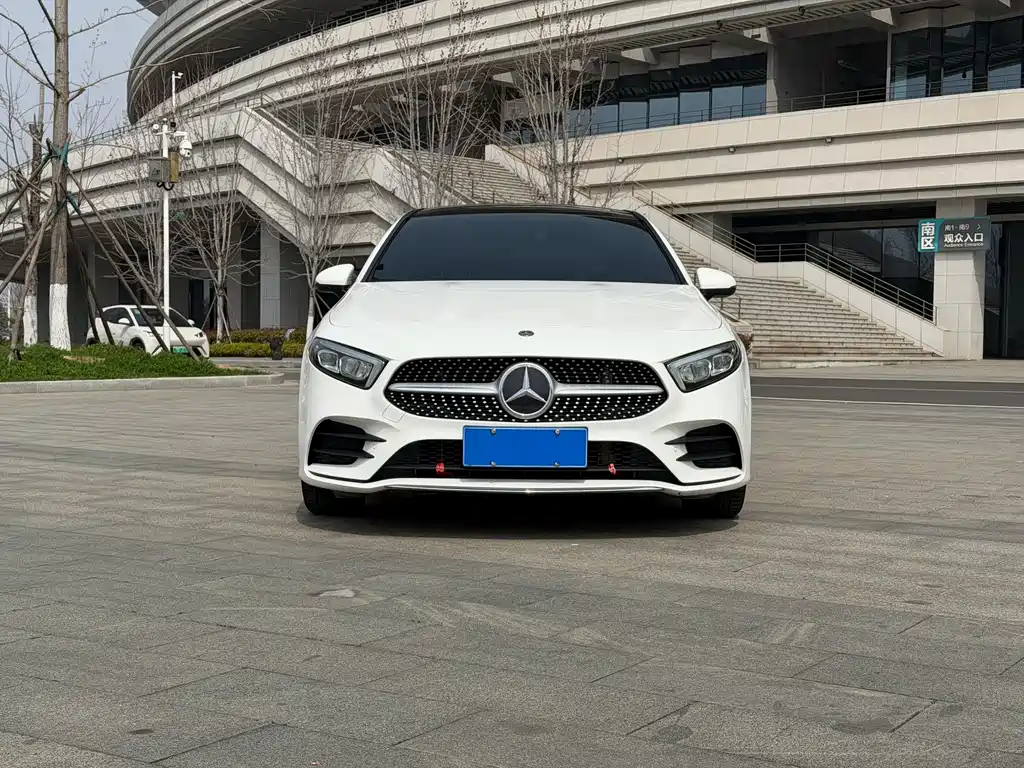 Mercedes-Benz A-Class 2019 — фото 2